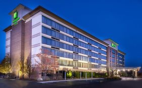 Holiday Inn Hotel & Suites Warren By Ihg